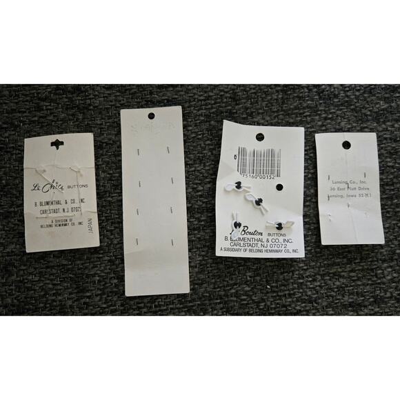 Four Sets of Vintage Buttons Le Chic, Le Bouton, Majesty, and La Petite - Picture 2 of 6